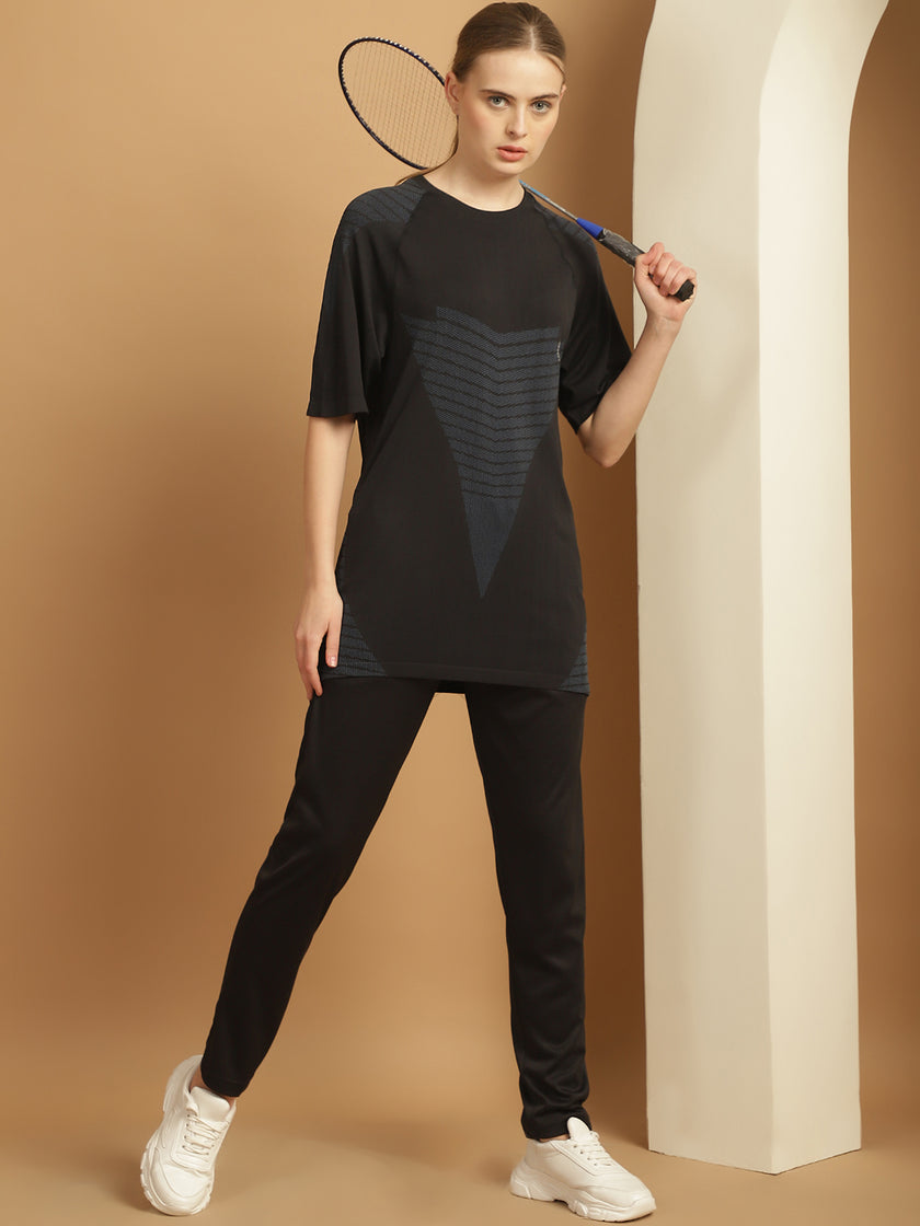 Vimal Jonney Solid Black Round Neck Polyester Lycra Half sleeves Tshirt For Women