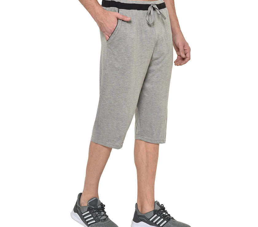 Vimal Jonney Cotton Blended Regular Fit Grey 3/4th Capri For Men