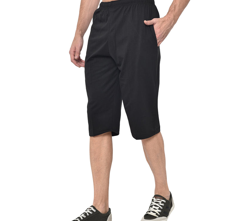 Vimal Jonney Cotton Blended Regular Fit Black 3/4th Capri For Men